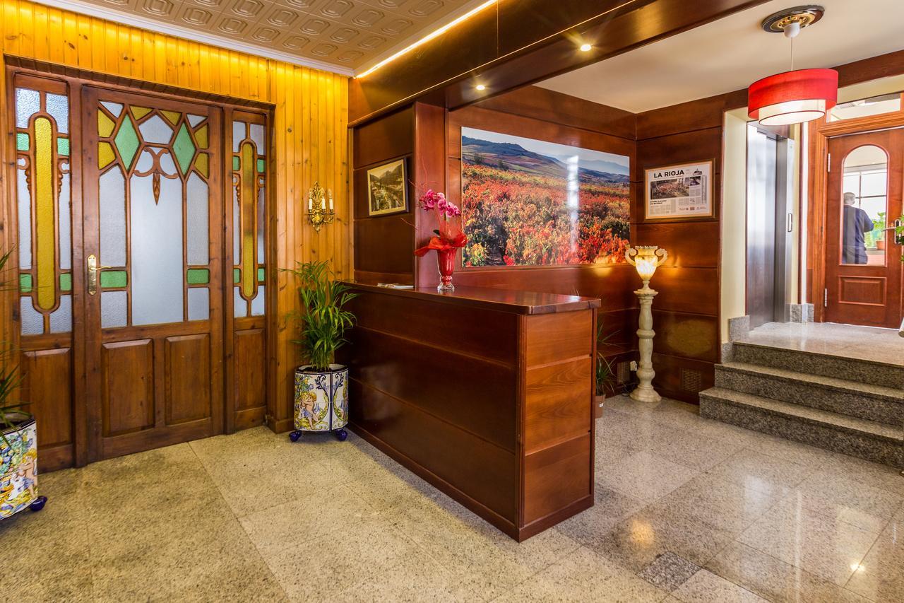 Hotel Parras Арнедийо Екстериор снимка